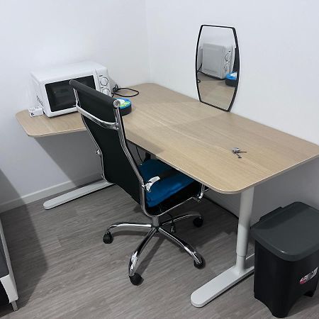 Chambre Individuelle Dans Un Appartement A 37 De Champs Elysees Sartrouville Zewnętrze zdjęcie