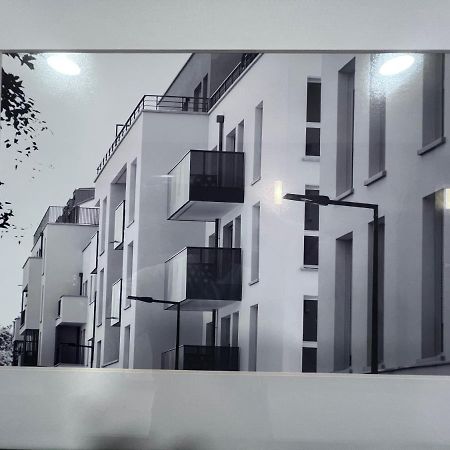 Chambre Individuelle Dans Un Appartement A 37 De Champs Elysees Sartrouville Zewnętrze zdjęcie