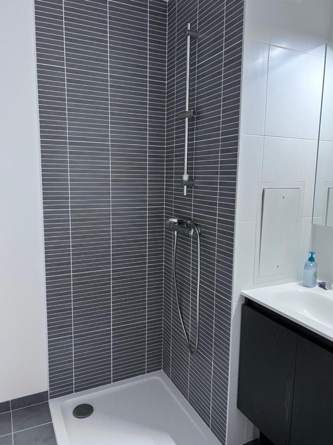 Chambre Individuelle Dans Un Appartement A 37 De Champs Elysees Sartrouville Zewnętrze zdjęcie