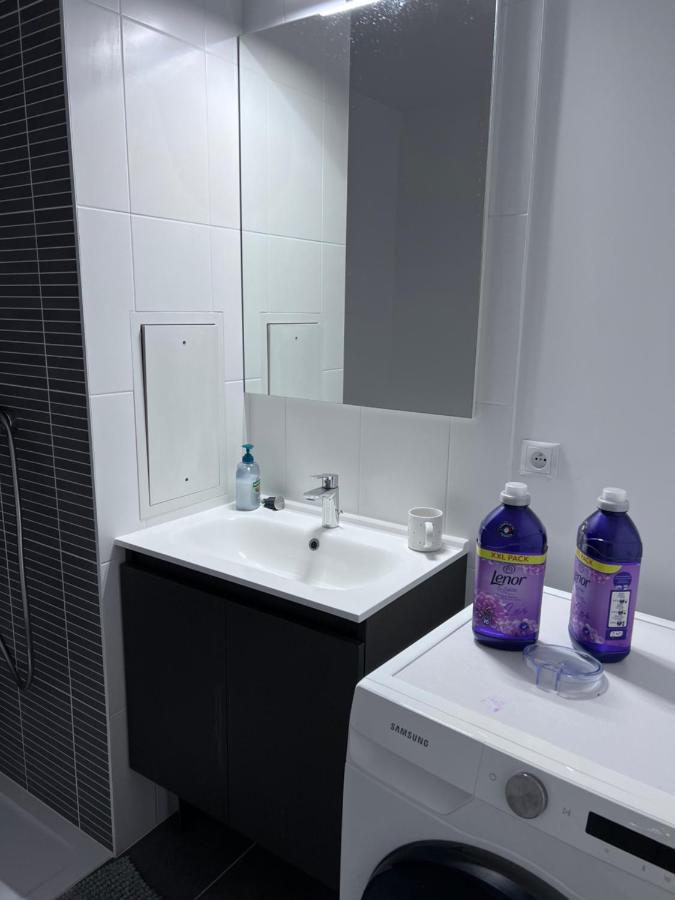 Chambre Individuelle Dans Un Appartement A 37 De Champs Elysees Sartrouville Zewnętrze zdjęcie