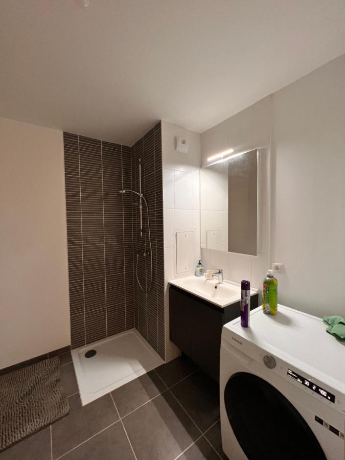 Chambre Individuelle Dans Un Appartement A 37 De Champs Elysees Sartrouville Zewnętrze zdjęcie